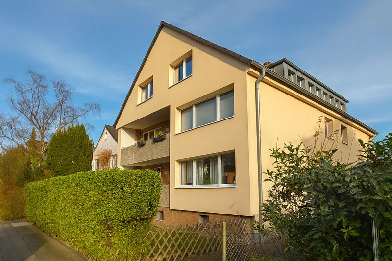 Mietwohnungen in Köln Rodenkirchen Weiß