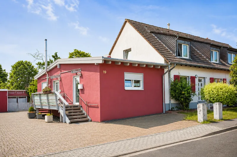 Doppelhaushälfte mit Wohnungsrecht in Siegburg Stallberg